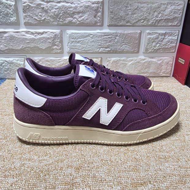 뉴발란스 코트화 보라색 스니커즈 [250mm]