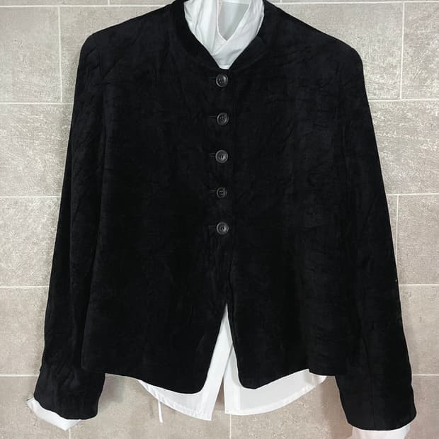 라운드 넥 크롭 자켓