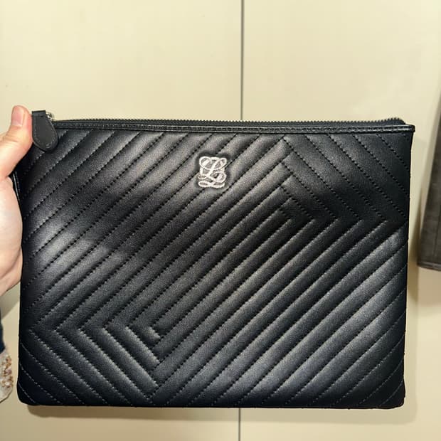 루이까또즈 클러치백