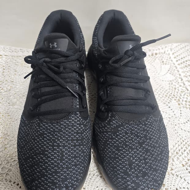 언더아머 밴티지 니트 블랙 운동화 290