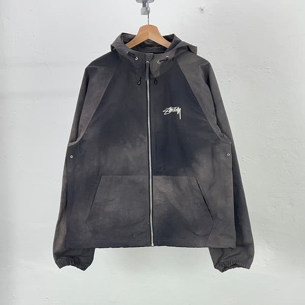 스투시 24FW 블랙 비치 쉘 웨이브 다이 자켓