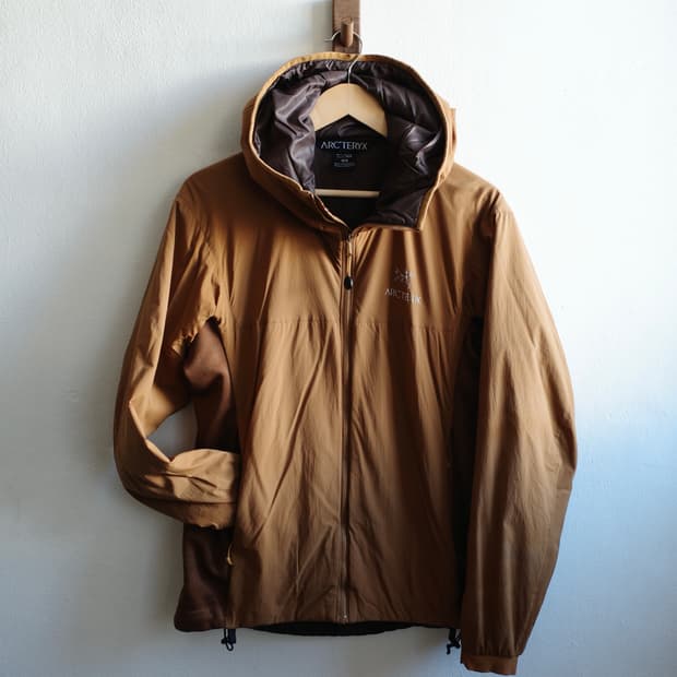 아크테릭스 아톰 lt 후디 