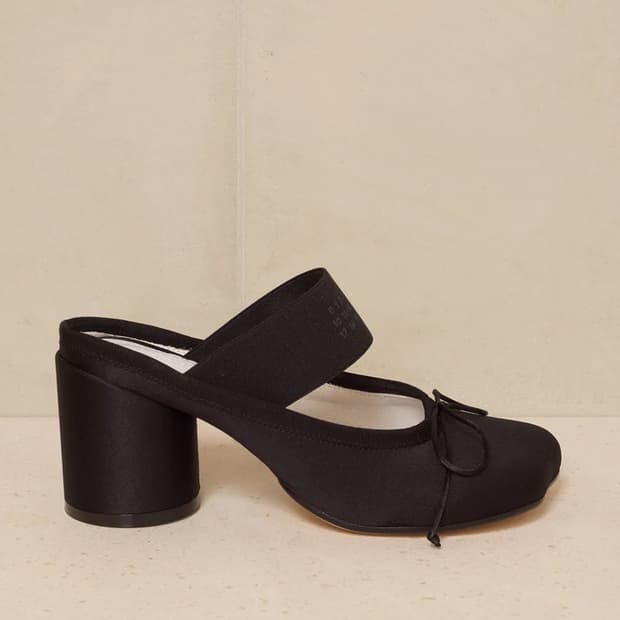 MM6 메종 마르지엘라 엘라스틱 발레 데콜레 플랫 힐 블랙 37사이즈