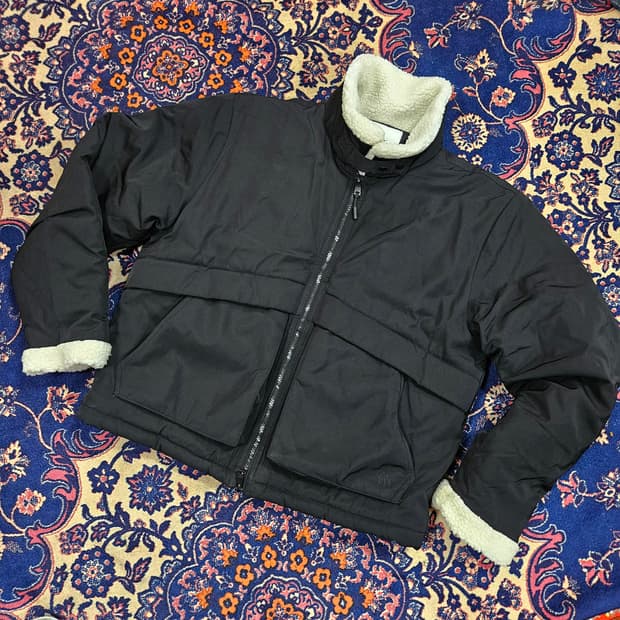 코스그라피(CGP) 하이넥 헤비보아 플리스 무스탕 패딩 점퍼 