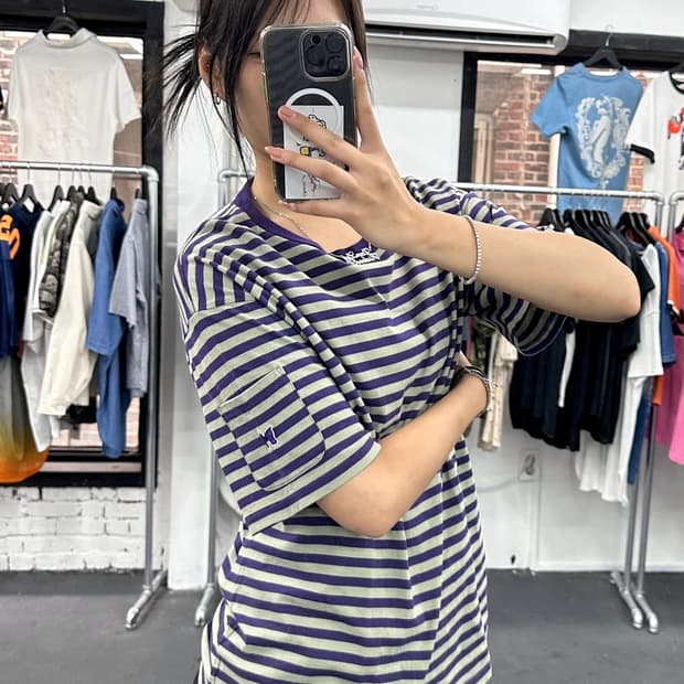 니들스 스트라이프 티셔츠