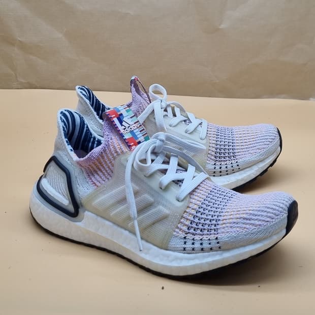 아디다스 울트라부스트19 라일락 운동화220.