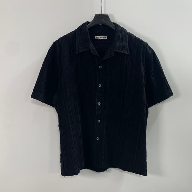 24ss 인사일런스 블랙 텍스쳐드 웨인 셔츠 (on.1172)