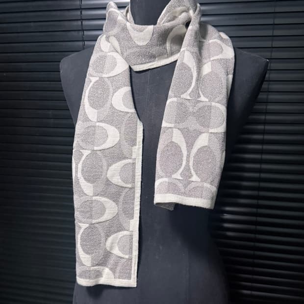 코치 실버&아이보리 양면 머플러