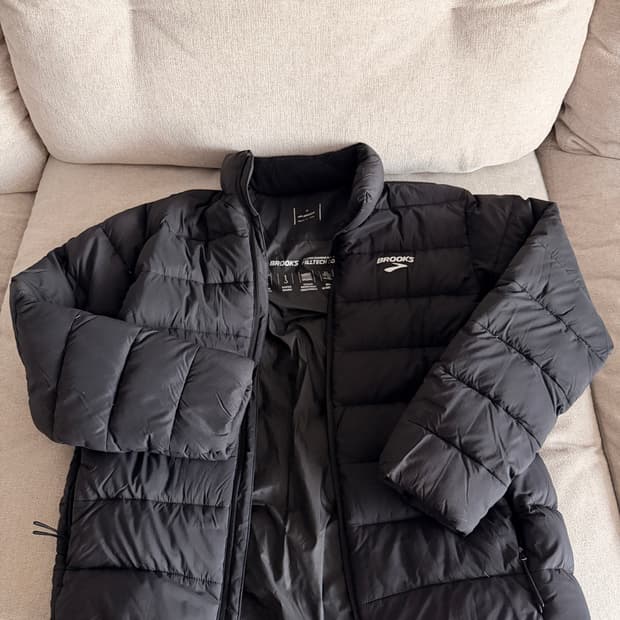 Brooks 브룩스 검정 경량 러닝 패딩 M 유니섹스