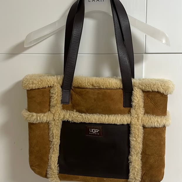 어그 숄더백 정품 