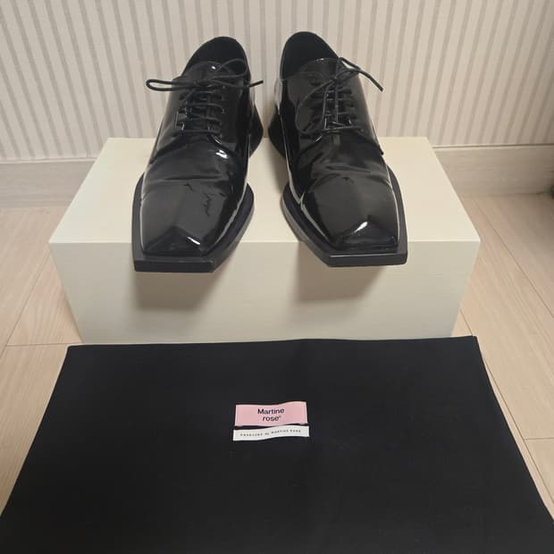 (42) 마틴로즈 삼각 스퀘어토 페이던트 더비