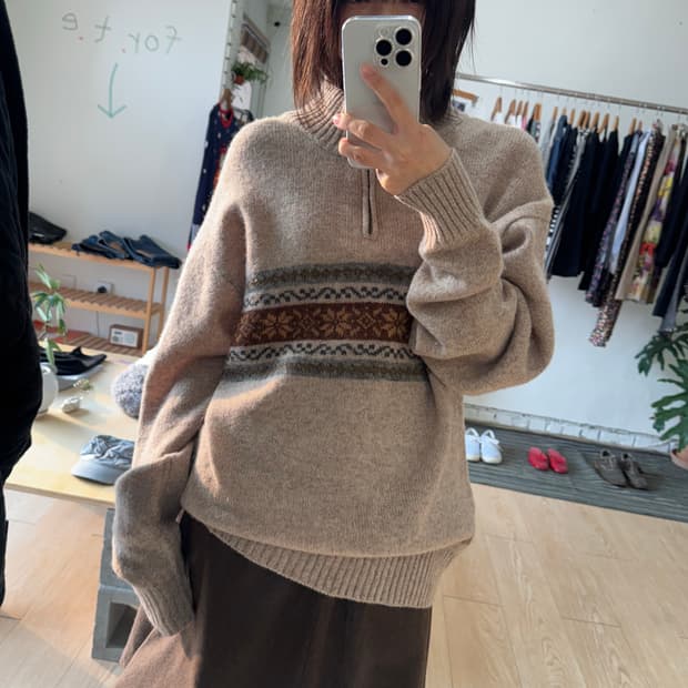 Vintage nordic knit zip-up