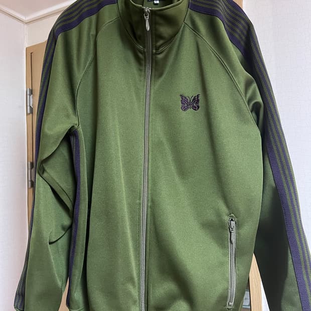 니들스 트랙 자켓 스무스 올리브