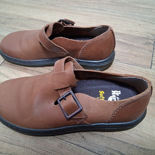 닥터마틴 페트리샤 여성 브라운 가죽로퍼 230