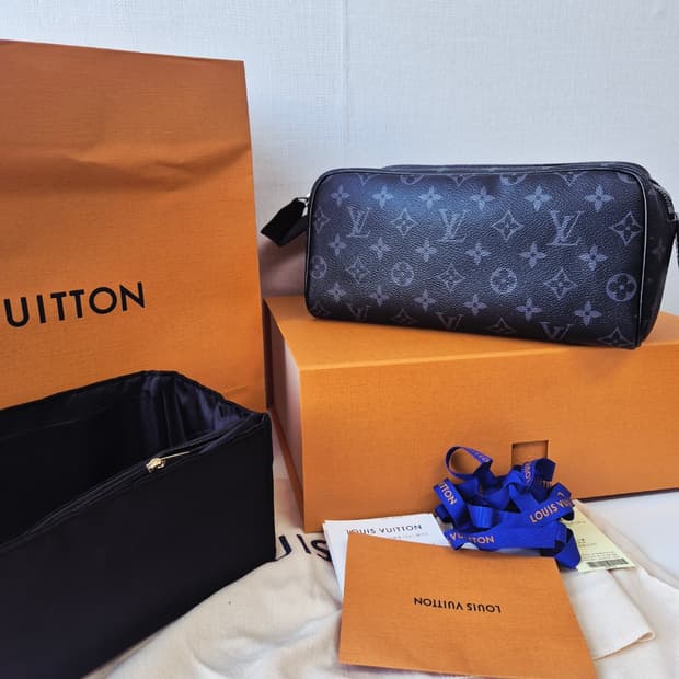 루이비통 모노그램  돕 키트 파우치