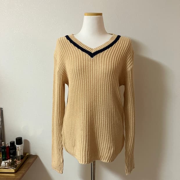 Saburoku 버터색 브이넥 코튼니트