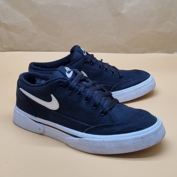 나이키 GTS16 여성스니커즈230 