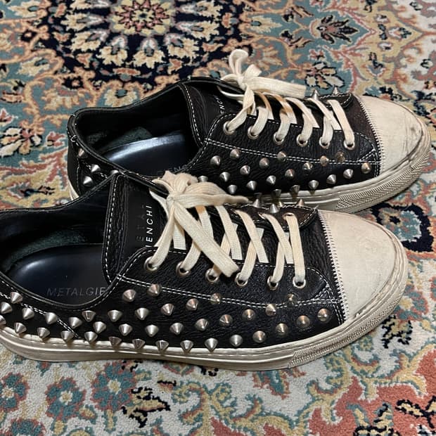 260)지방시 스터드 스니커즈