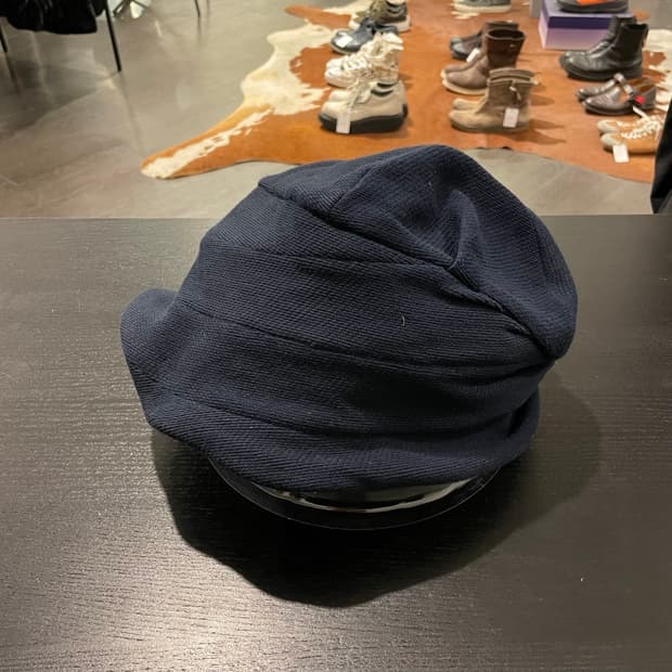 카시라 드레이프 햇