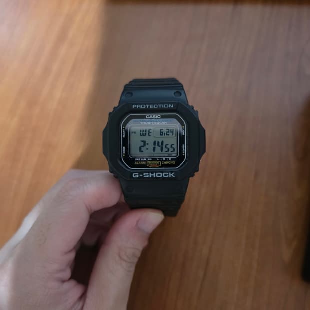 지샥 G-5600E-1DR 터프솔라