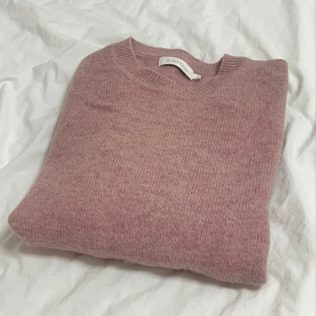 지오다노 스웨터 S사이즈 (인디핑크) 모 100%