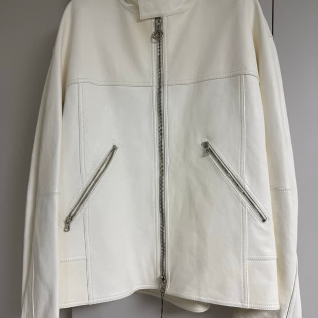 솔리드 화이트 래더 자켓 52 105 오버핏