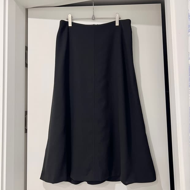 막스마라 블랙 퓨어 뉴 울 100 스커트 Made in Italy