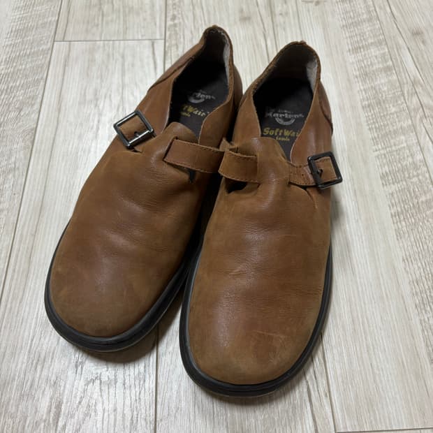 닥터마틴 패트리샤 브라운 280