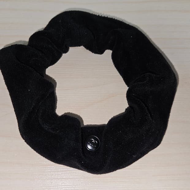 샤넬 스크런치 머리끈