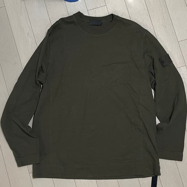 스톤아일랜드 고스트피스 밀리터리그린 맨투맨 xxl