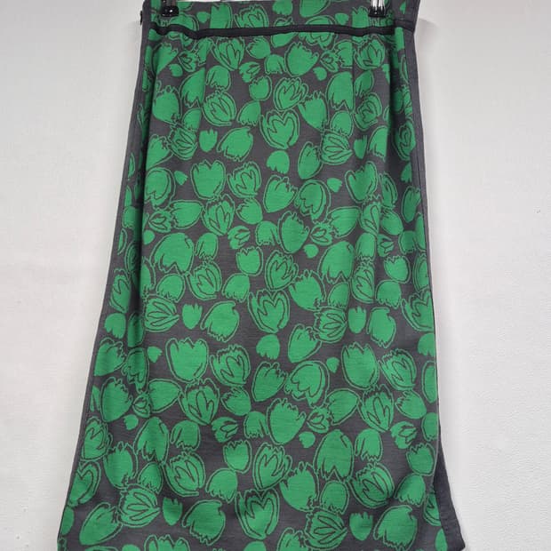 베네통 경량 니트 스커트