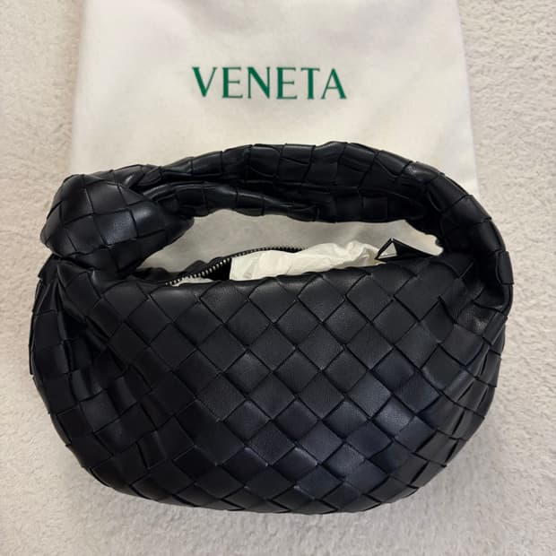 보테가 베네타 미니 조디 (블랙은장)