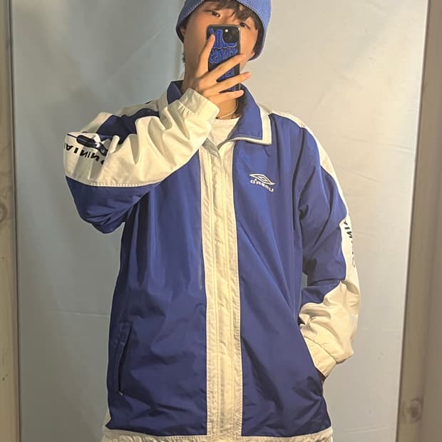 엄브로 올드스쿨 바람막이