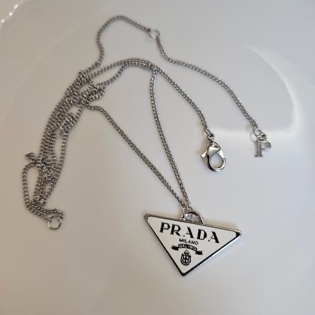 프라다 업사이클링 체인 목걸이 화이트