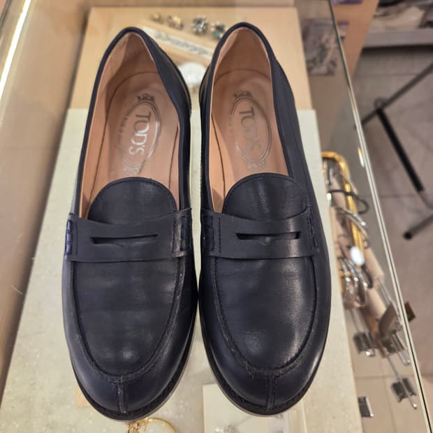 TOD'S 토즈 블랙 로퍼(235)