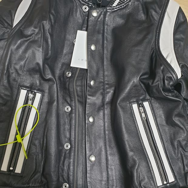 새상품 IRO 가죽봄버 사이즈38