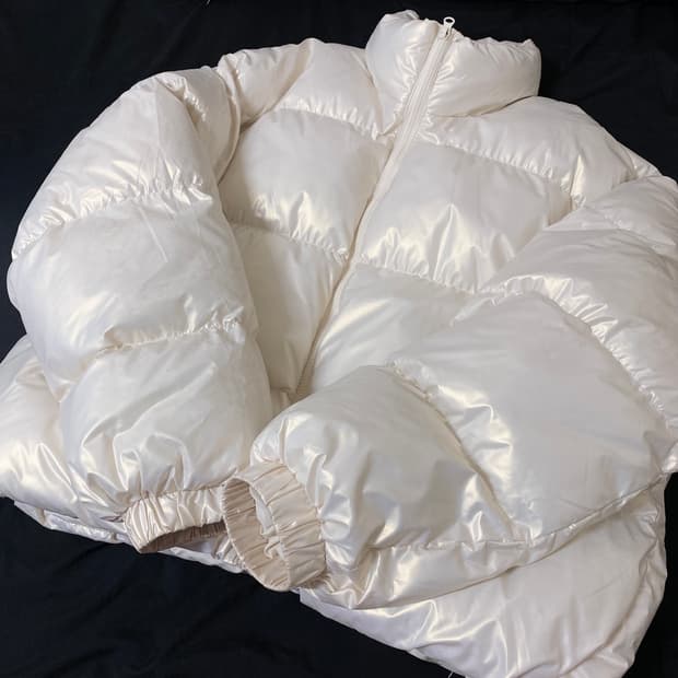 [FREE] 글로시 화이트 패딩