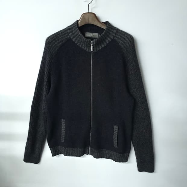 메리노밍크 배색 니트집업(남성100)