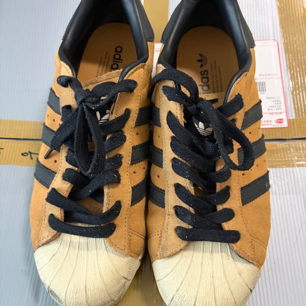 아디다스슈퍼스타스웨이드/275