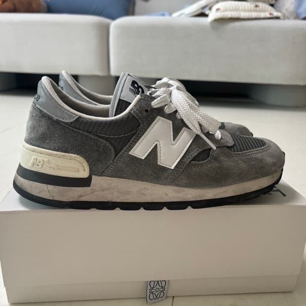 뉴발란스 990v1 255사이즈