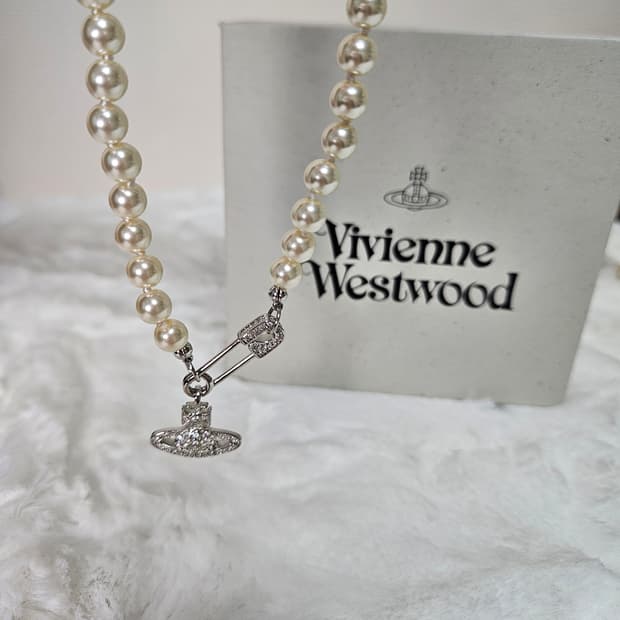 비비안웨스트우드 루크리스 펄 초커 목걸이 새상품