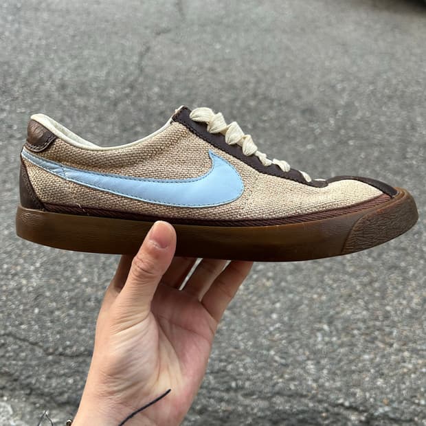 05,06 나이키 스타브라운