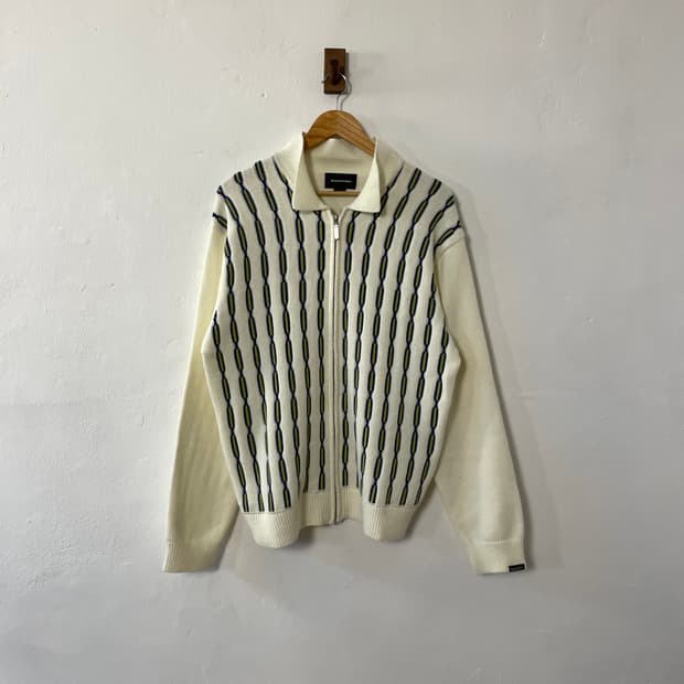 디스이즈네버댓 반집업 니트 