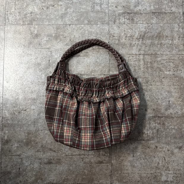 프릴 디테일 체크 패턴 숄더 백