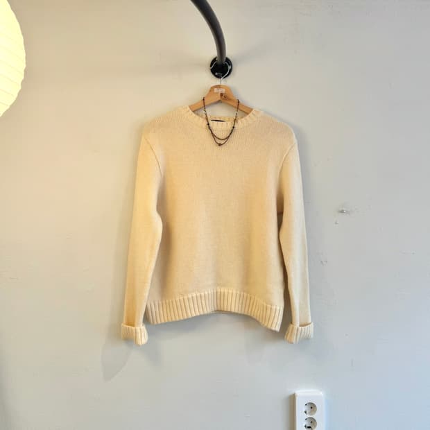 베이직 화이트 울 니트