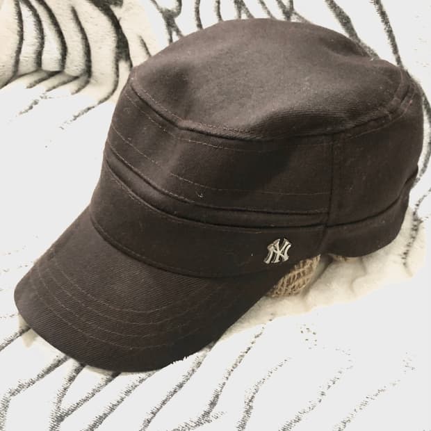 MLB logo blackbrown cap