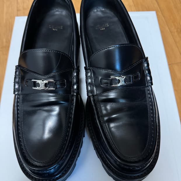 셀린느 트리옴페 로퍼