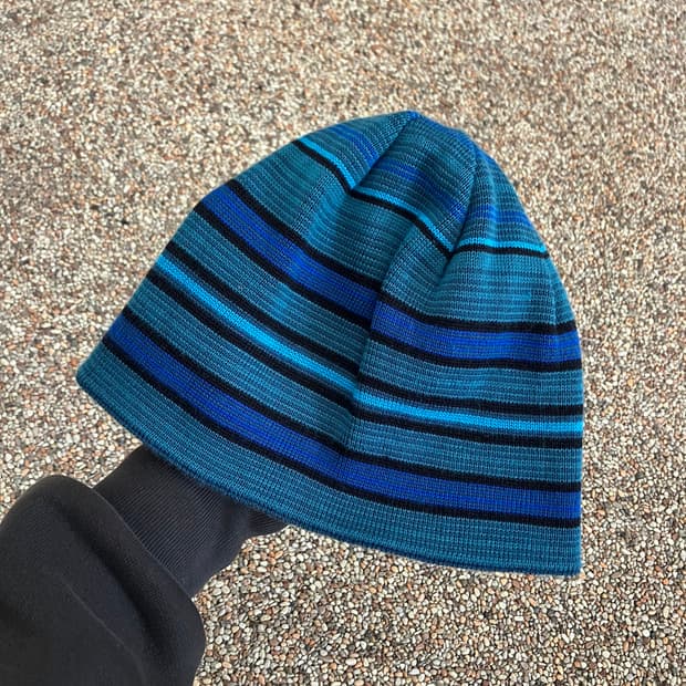 171 아식스 스트라이프 양면 비니