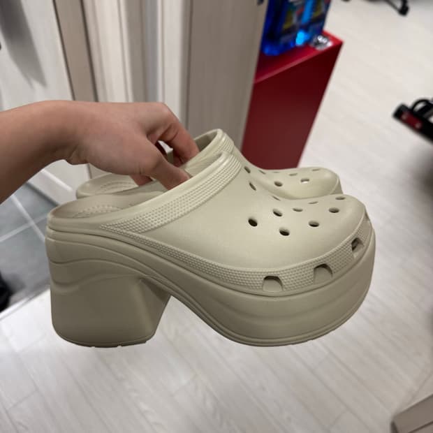 크록스 사이렌클로그250