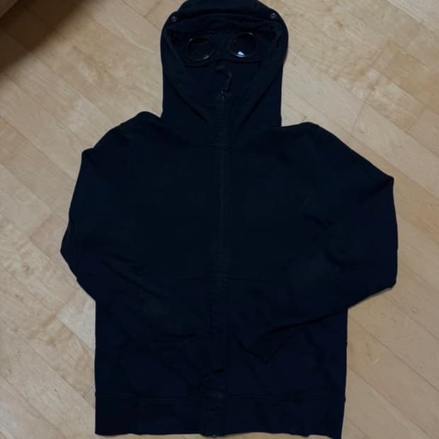 Cp컴퍼니 후드집업 